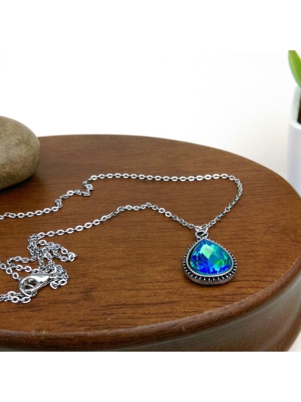 NWT Harriet Ave Turquoise Rhinestone Teardrop Pendant & Silver Chain Necklace - Picture 2 of 12